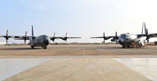 Niger's new C-130H (right) next to the one that was returned after refurbishment in January.