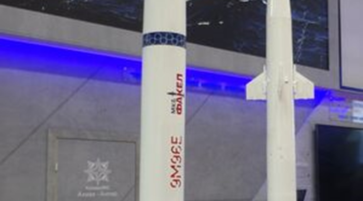 The 9M96E and 9M100E interceptors of the new Amaz-Antey Resurs naval air-defence system displayed at IMDS 2021 in Saint Petersburg, Russia, on 23-27 June.