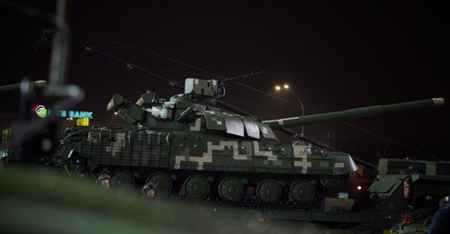 The Ukrainian Army received armoured vehicles including T-64BV tanks during the commemoration of the 30th anniversary of the Armed Forces of Ukraine on 6 December.