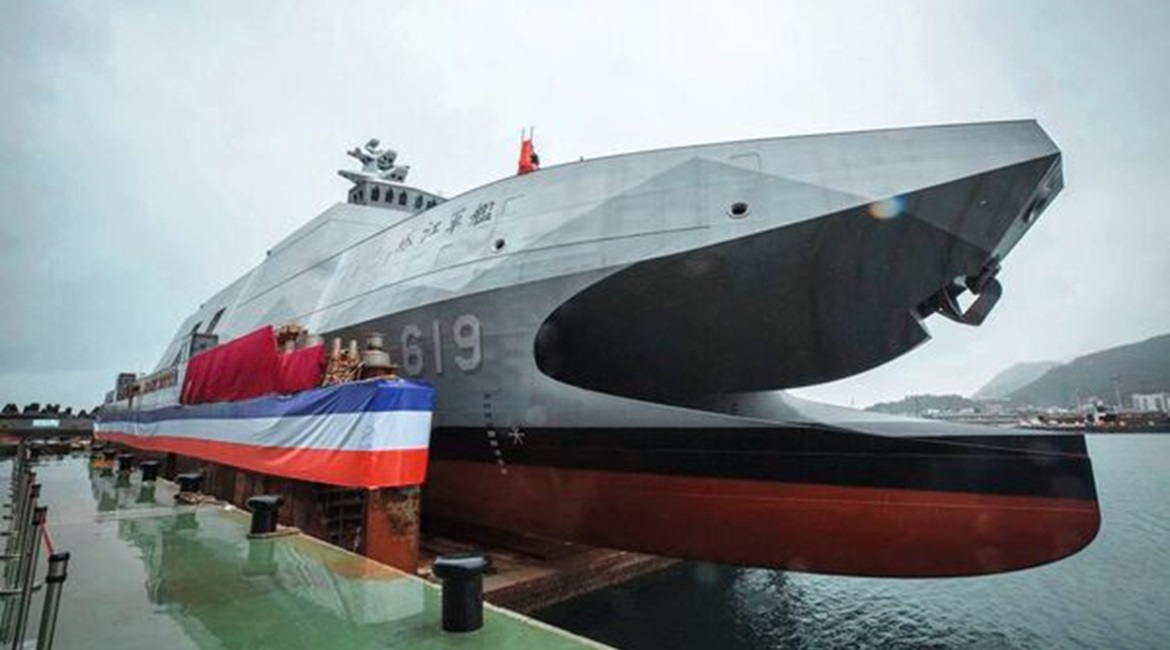 The first improved Tuo Chiang-class fast missile corvette on order for the RoCN, 
        
         (seen here during its launch ceremony in December 2020), is expected to be armed with the new 'Sea Sword II' air-defence missile.