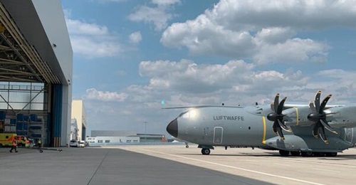 A Luftwaffe A400M medevac aircraft arrived at Cologne-Wahn airbase on 26 June with six German troops and a Belgian soldier wounded in Mali the day before.