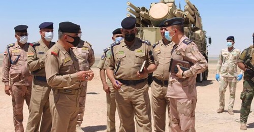 Lieutenant General Maan al-Saadi, the commander of Iraqi Air Defence Command, inspects a Pantsir unit deployed to Kabala province in August 2020.