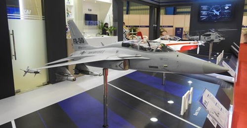 A model of the FA-50 at Singapore Airshow 2022.