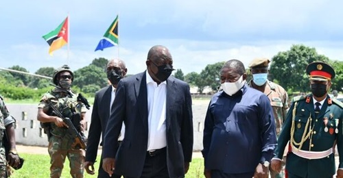 South Africa's President Cyril Ramaphosa (left) meets Mozambique's President Filipe Nyusi in Mueda in Cabo Delgado Province on 3 February.