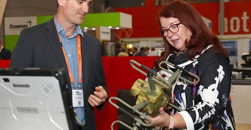 Dr James Palmer, CEO of Silentium Defence, and Melissa Price, Australia's Minister for Defence Industry, with MAVERICK-M passive radar.