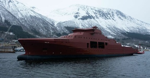 The Norwegian Coast Guard's second Jan Mayen-class OPV, 
        
         arrives at Vard's Langsten shipyard in Tomrefjord, Norway, on 10 March.