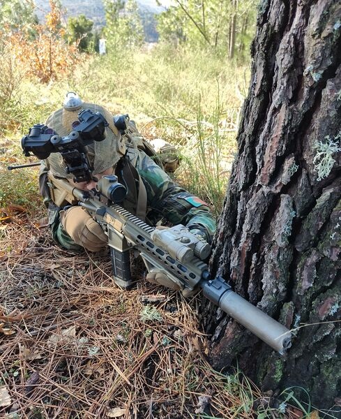 Portuguese FOE operator, equipped with the PRC-148 JEM, HK416A5, AN/PVS-21, and ATAK systems.