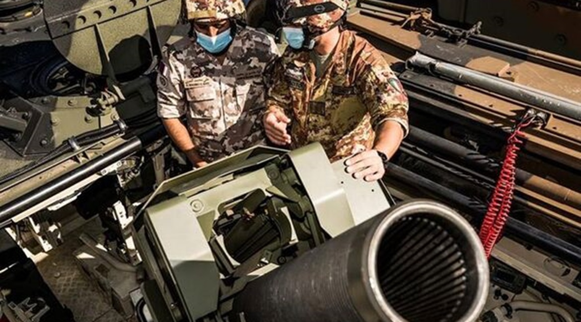 The 120 mm 2R2M mortar showing its loading tray to the rear of the 120 mm rifled mortar barrel