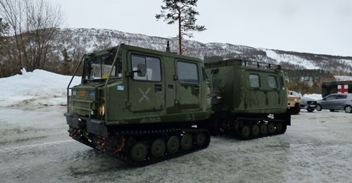 The US Marine Corps created a unique Arctic-refuelling system that combines a transportable bladder with Bv206 tracked, articulated all-terrain carriers.