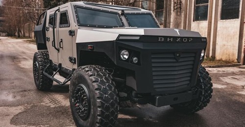 TRB unveiled the first prototype of the Vihor (Whirlwind) 4×4 MRAV at Zalužani barracks, near Banja Luka, on 4 April.
