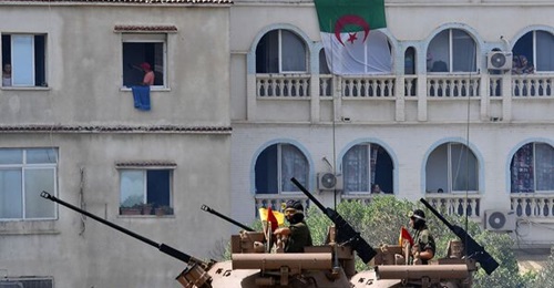 Two of the T-62s with Berezhok turrets in the military parade in Algiers on 5 July.