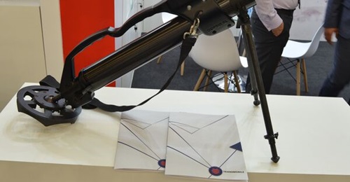 Transmobile COPSIS SL 'universal silent system', fitted with digital aiming device.