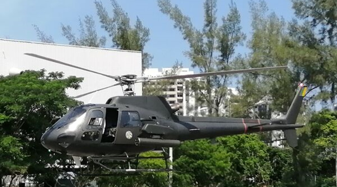 A Brazilian Fennec AvEx helicopter of the 1st Army Aviation Battalion equipped with an HMP250 pod armed with an M3P gun and the LM70/7 rocket launcher.
