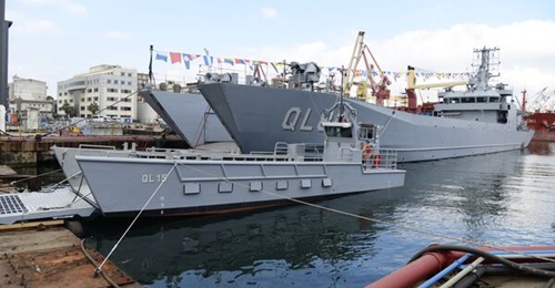 The 80 m LST and 15.7 m LCVP that Turkey's Anadolu Shipyard delivered to Qatar.