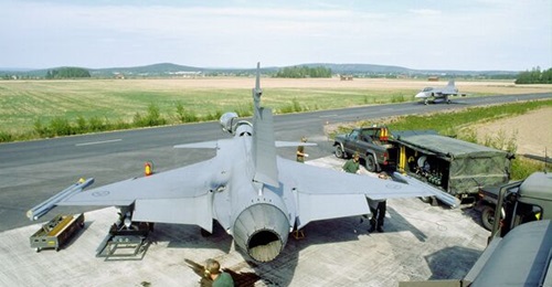 SwAF Gripens seen operating from a dispersed location somewhere in Sweden. The US Air Forces in Europe is keen to learn the techniques to apply to its own Agile Combat Employment doctrine.