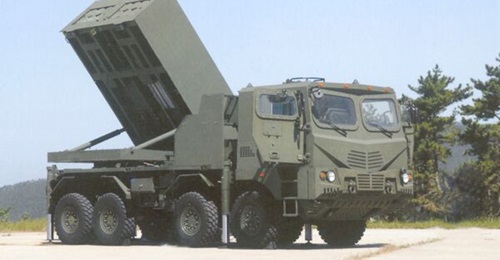 Hanwha is proposing its Chunmoo MRL (pictured here with two pods with six 239 mm missiles each) to Poland at MSPO 2022.