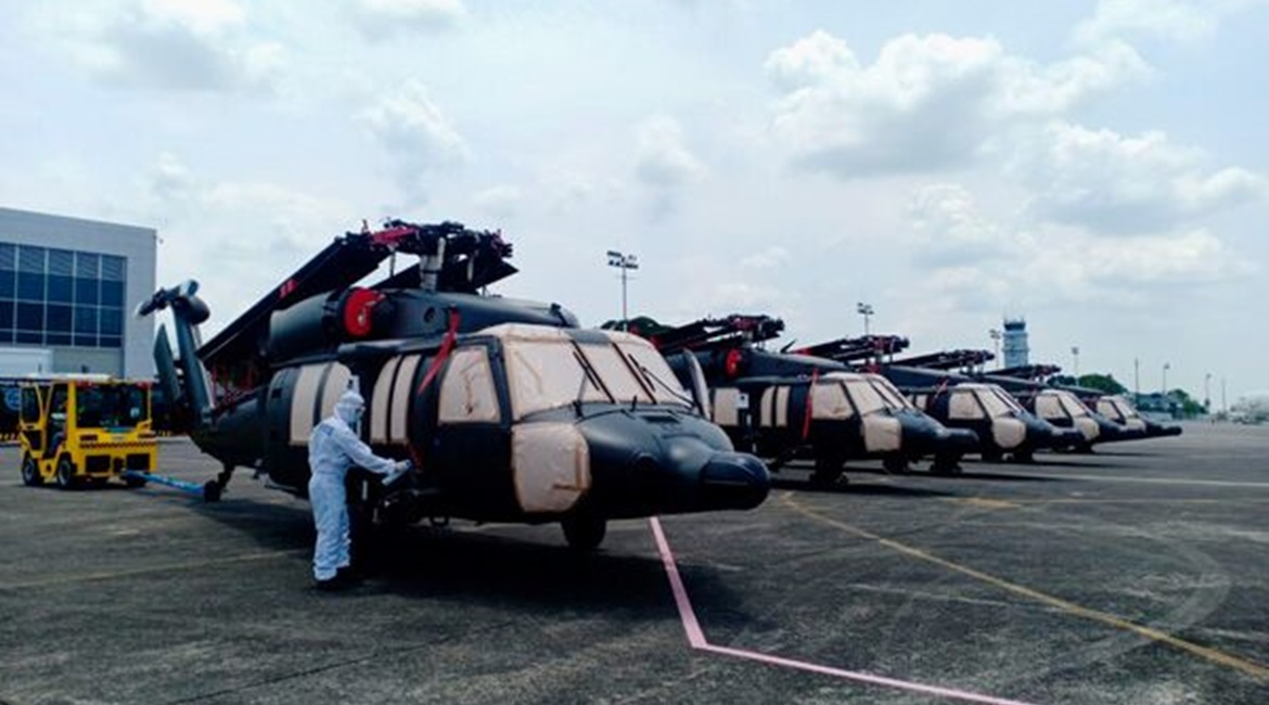 The Philippine Air Force received five more S-70i Black Hawk helicopters from Poland on 7 June.