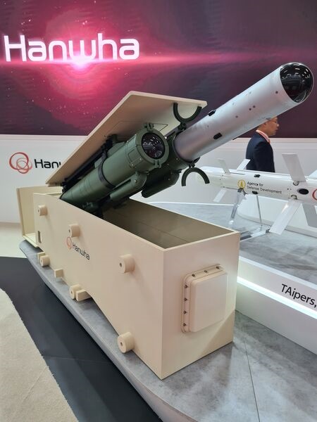 Hanwha unveiled a land platform integration kit for the TAipers ATGM, which it co-developed with South Korea's Agency for Defense Development at MSPO 2022.