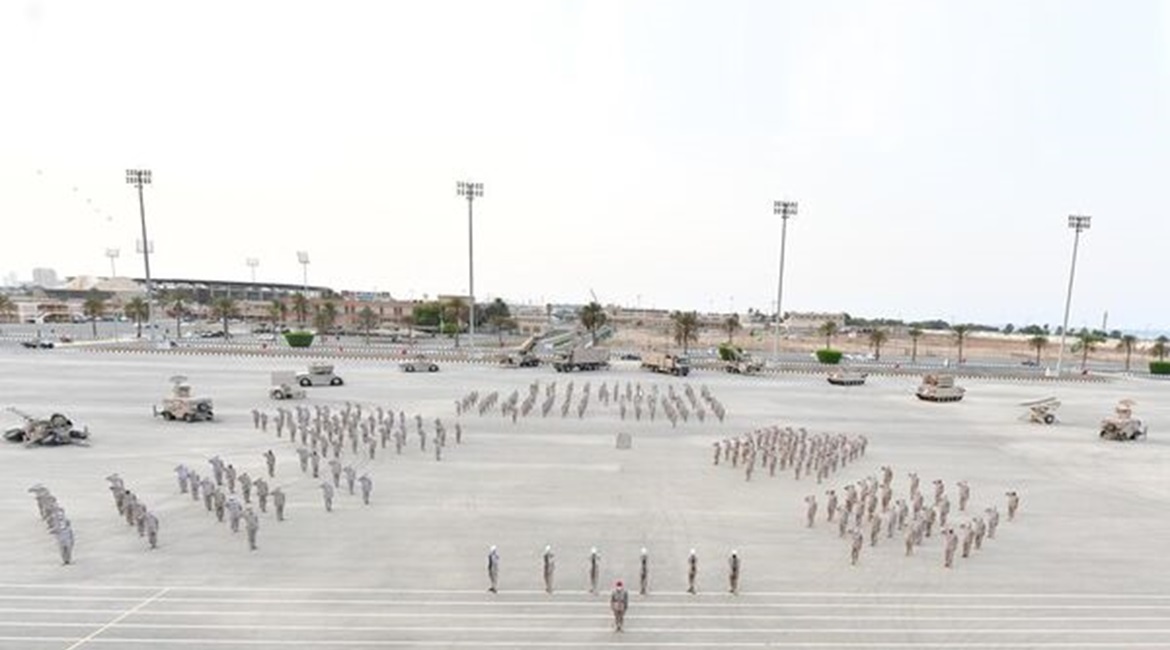 A new mobile radar was displayed at the back of the parade at the Institute of Air Defence Forces in Jeddah on 18 August.