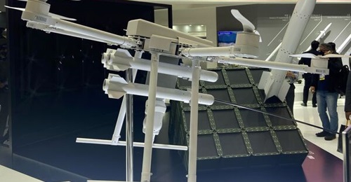 LIG Nex1 has unveiled its 'Drone Launched Missile' concept (pictured above) at the DX Korea 2022 exhibition in Goyang.