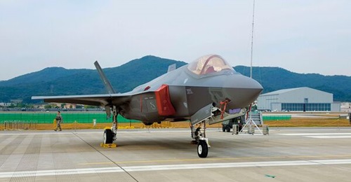 The Czech Republic is to enter into negotiations with the US government for the acquisition of 24 F-35s to replace its leased Gripens.