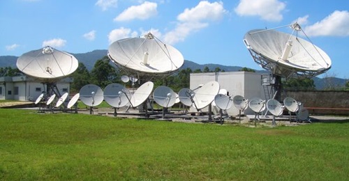 Indra to implement satcom antennas (pictured) to enable the Norwegian military to access the WGS constellation directly.