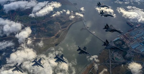 South Korean F-15Ks and USAF F-16 jets fly in response to North Korea's IRBM launch on 4 October 2022. The F-15s subsequently bombed an uninhabited South Korean island 50 km west of the mainland. This appears to have partly prompted a larger bombing ex...