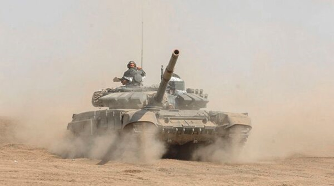 The Russian MoD has awarded Uralvagonzavod a contract for a prototype of the Shturm UGV system based on the T-72B3 MBT (pictured).
