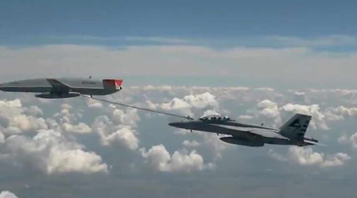 The Boeing MQ-25A Stingray UAV passed fuel to a receiver aircraft (in this case, a Boeing F/A-18F Super Hornet) for the first time on 4 June 2021.