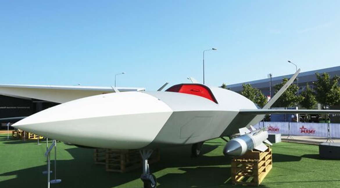 GROM UAV seen with Kh-58USkKE anti-radar missile at the Army 2021 exhibition.
