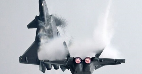 Two Chengdu J-20 stealth fighters perform during Airshow China 2022 at Zhuhai on 8 November.