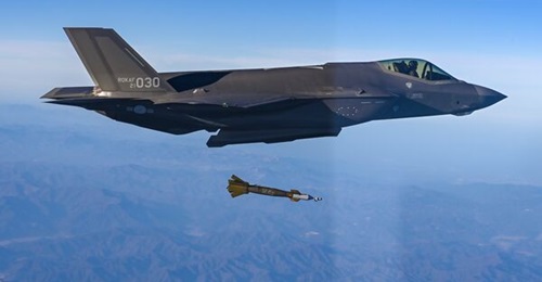A South Korean Air Force F-35 fighter jet drops a GBU-12 precision bomb during joint air drills in response to North Korea's ICBM launch on 18 November.