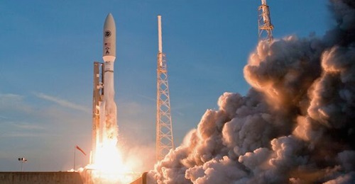 The USAF's 45th Space Wing launches an advanced extremely high frequency satellite onboard an Atlas V launch vehicle, which is part of the Evolved Expendable Launch Vehicle programme.