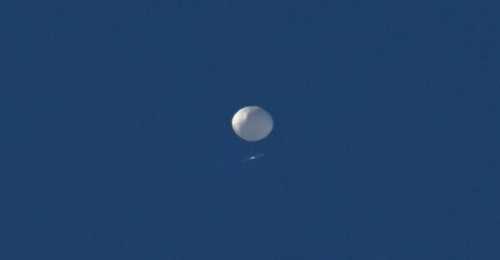 A Chinese surveillance balloon flies above in Charlotte, North Carolina, in the United States on 4 February 2023. The incursion prompted the US Department of Defense to include USD90 million in last-minute ISR investments in its FY 2024 budget proposal.