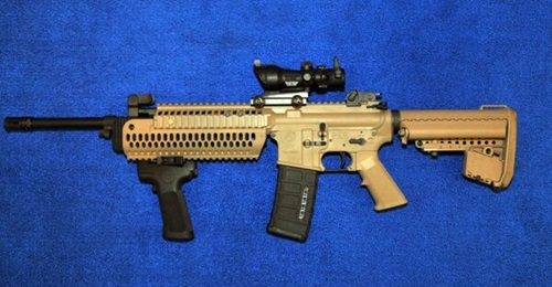 Singapore has selected the Colt Infantry Automatic Rifle 6940, an example of which is pictured above, as the army's new section automatic weapon, replacing the Ultimax 100 Mk2 in service.