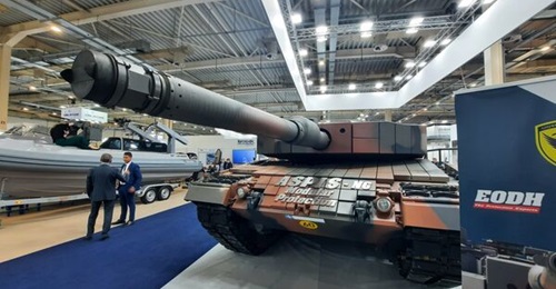 EODH presented its ASPIS armour-protection system upgrade kit for the Leopard 2 MBT at DEFEA 2023.