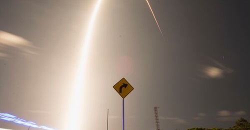 A SpaceX Falcon 9 rocket launches Starlink at Cape Canaveral Air Force Station, Florida, on 23 May 2019. Following an agreement with the US DoD, the services will continue to support Ukraine for the foreseeable future.