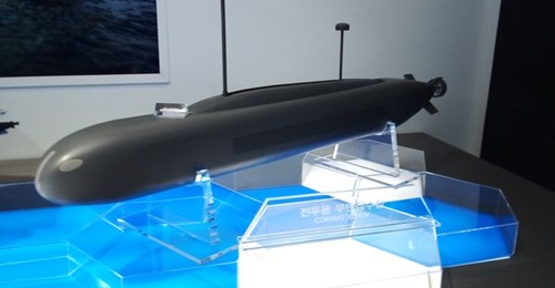 A model of Hanwha Ocean's XLUUV on display at MADEX 2023.