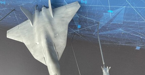 Indicative models of the NGF with the Recoverable Remote Carrier and smaller Expendable Remote Carrier were displayed at the FCAS chalet at Le Bourget.