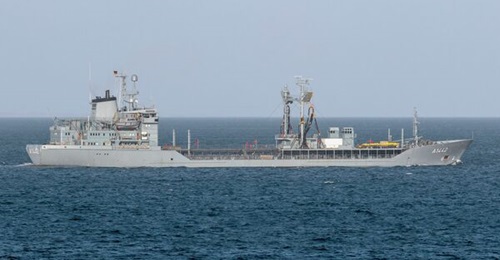 The German Navy's two ageing Type 704 tankers 
        
         (pictured) and 
        
         have been in service since 1974 and are fast approaching the end of their service lives.