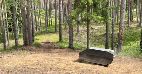 The Gereon RCS traversing autonomously in one of the scenarios at the Unmanned Ground Systems Autonomy Trials in Estonia. The platform dimensions are 141.5×131×73 (L×W×H) cm.