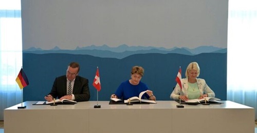 Austrian Defence Minister Klaudia Tanner (right) and Viola Amherd, head of Switzerland's Federal Department of Defence, Civil Protection, and Sports (centre), signed a letter of intent with German Defence Minister Boris Pistorius (left) for Austria and...
