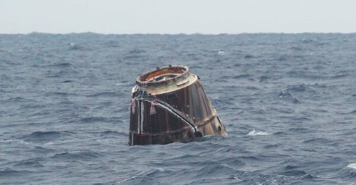 The US Coast Guard is studying the use of unmanned vessels to recover space capsules and other materials in the sea.