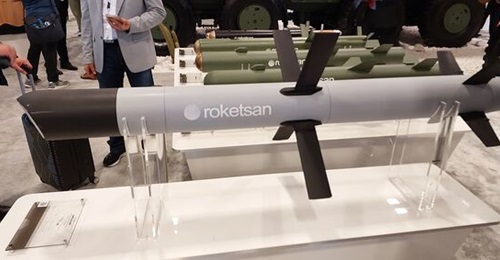 Roketsan UMTAS-GM ATGM (side view). In comparison with the original UMTAS, distinct differences are visible in the nose section and control surfaces.