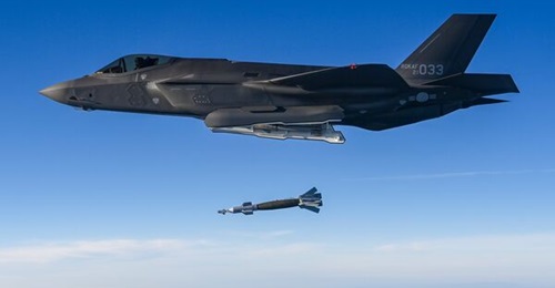 A Republic of Korea Air Force Lockheed Martin F-35A drops a GBU-12 Paveway II laser-guided bomb during a training exercise in November 2022.