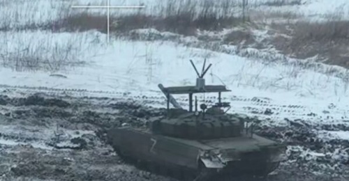 The Saniya C-UAS fitted on the turret roof cage of a Russian 1st Army Corps T-80BVM tank.