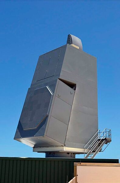 A Pentagon report recommends the US Navy replace its Air and Missile Defense Radar testing model.