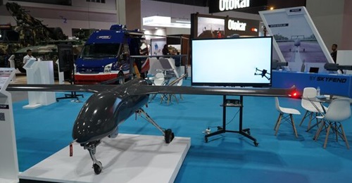 DEFTECH's Aludra EE UAV - pictured above displayed at the DSA 2024 exhibition - has a length of 3.28 m, a width of 4.86 m, and a maximum take-off weight of 120 kg.