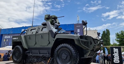Otokar displayed a pickup-style configuration of the Cobra II on a revolving pedestal at BSDA. The vehicle was equipped with an Anubis 3.0 ROWS from Pro Optica, one of Otokar's partners in the programme.