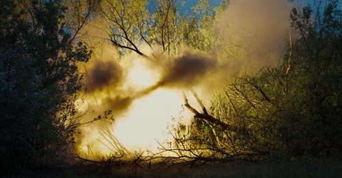 A US-donated M109A6 Paladin 155 mm self-propelled howitzer firing in the Donetsk Oblast, Ukraine, on 18 May 2023.